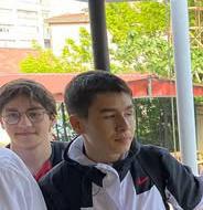 story mod npc ve gergin görünüşlü adam